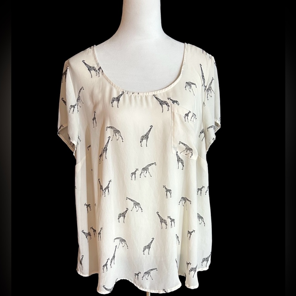 Pretty Torrid blouse, white with black giraffes